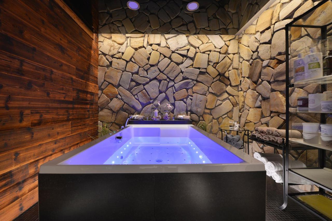 Rezidence Pihel Hotel โนวีบอร์ ภายนอก รูปภาพ