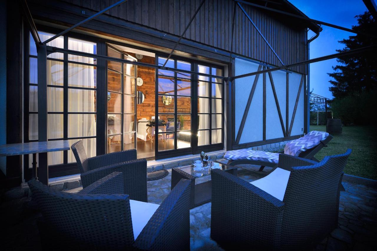 Rezidence Pihel Hotel โนวีบอร์ ภายนอก รูปภาพ